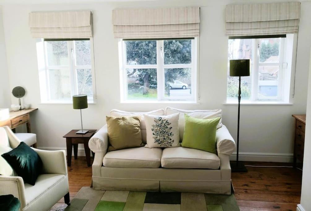 The Coach House- Stunning Detached Coastal Home, With One Car Parking Space, By Historic Deal Castle Eksteriør bilde